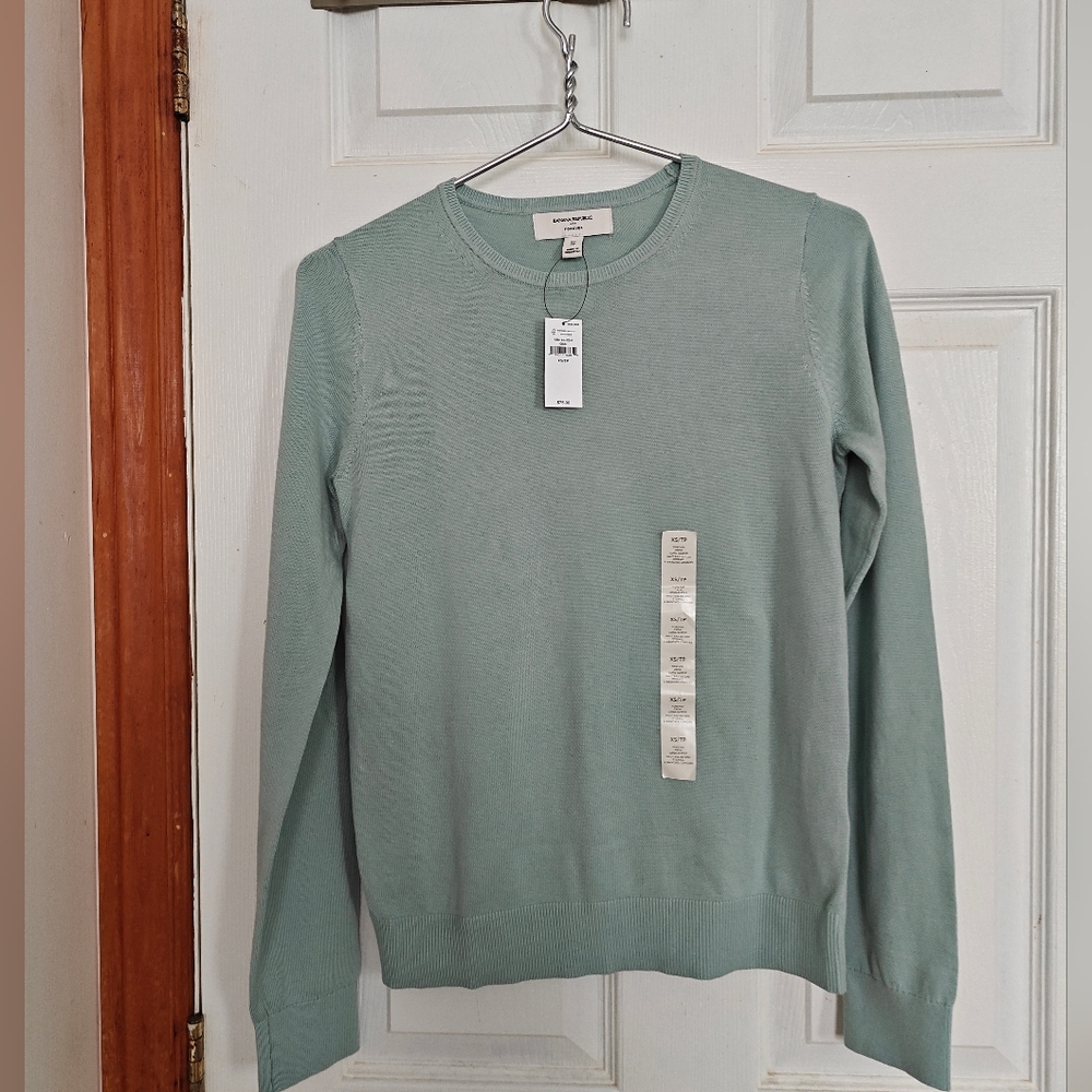 NWT Banana Republic Factory Forever Crew-Neck Sweater, x-small